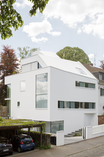 Projekt Haus B, Köln-Marienburg